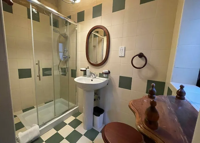 Bed & Breakfast Betty Cake