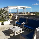 Betty Cake House & Pool B&B Qala