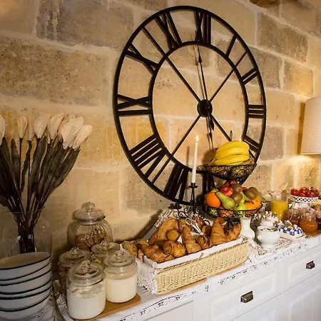 Betty Cake House & Pool Bed & Breakfast Qala