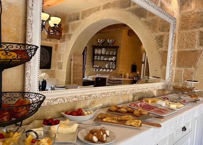 Bed & Breakfast Betty Cake House & Pool